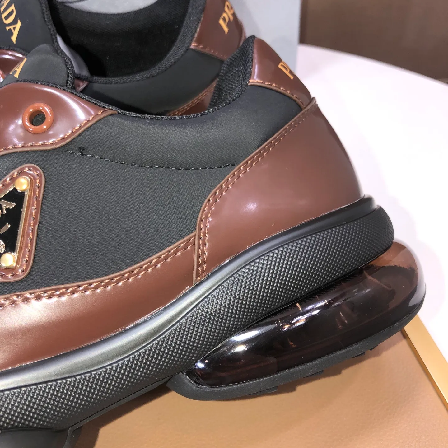 Men's shoes 💰700💰[PRADA] Men's shoes counter hot sale, official website synchronization, 👑Top version ✔️Original cowhide upper + cowhide lining, 1🆚1 replica, original original sole [black/blue/brown 3 colors] 🎯 Material: cowhide surface 🎯 Inner lining: cowhide 🎯 Sole: original molded outsole 🎯 size: Male 38-45 (45 is custom-made and cannot be returned or exchanged)